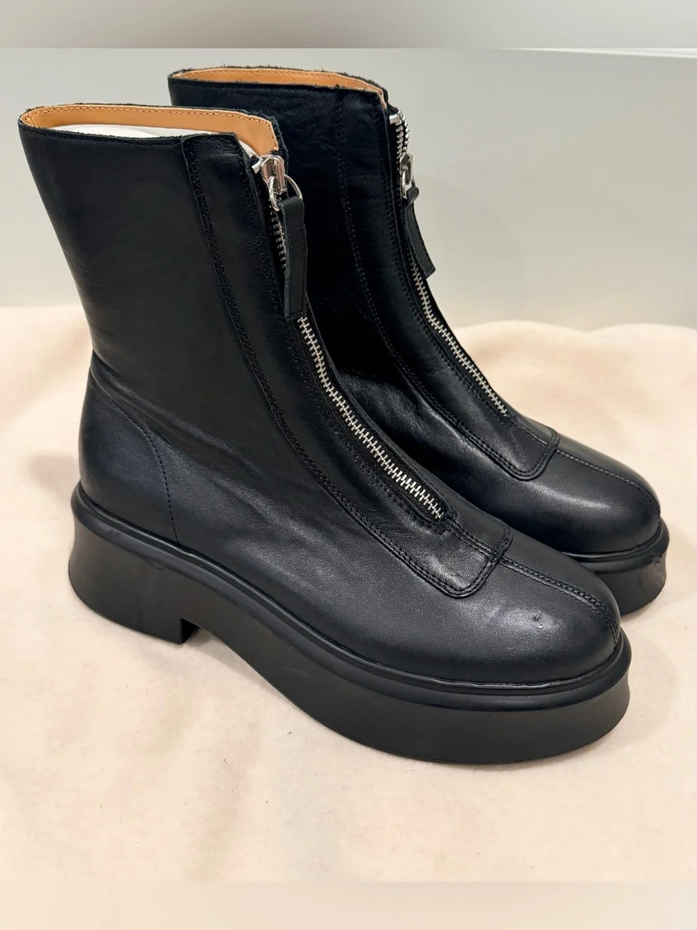 Steve Madden Jones Black Leather Front Zip Platform Ankle Boots Size 8.5 NWOB